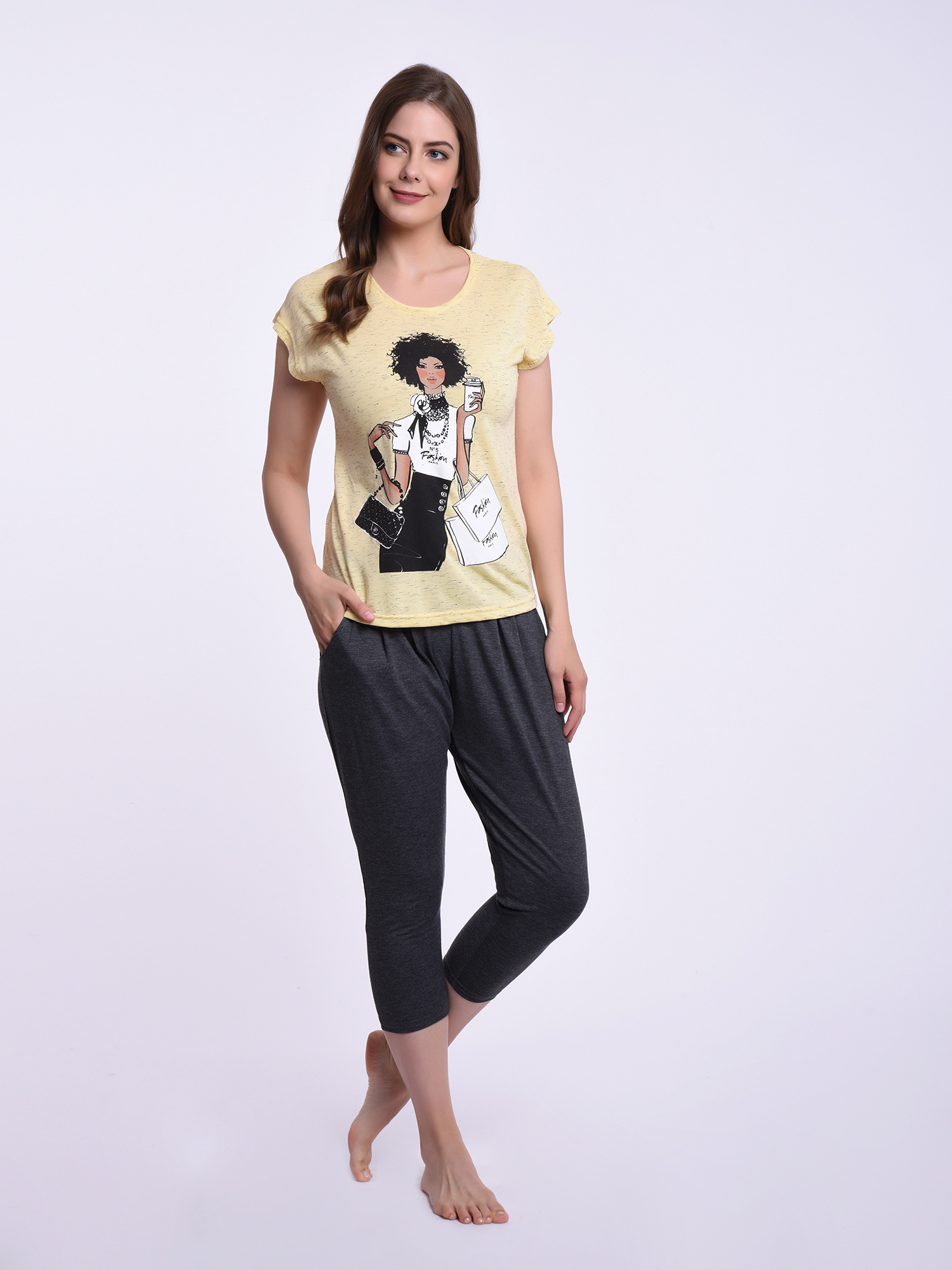 Купить Комплект женский(футболка+капри) 90348 бледно-желтый/темно-серый